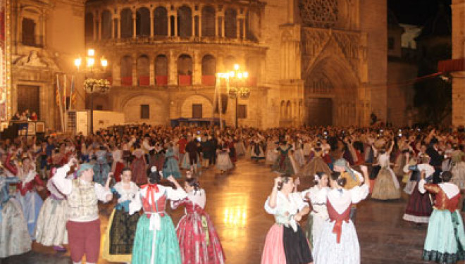 València: Danses a la Mare de Déu dels Desemparats